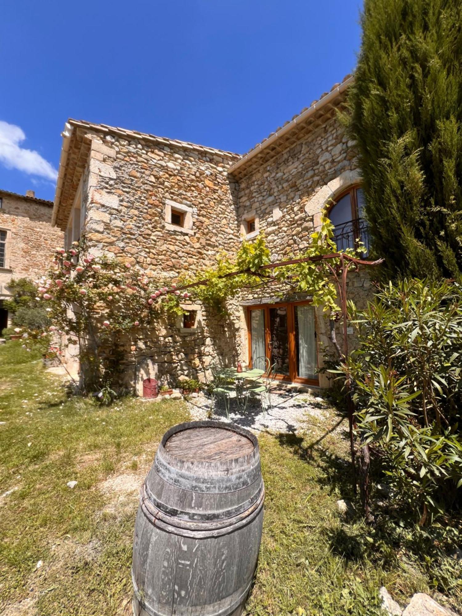 Gites Du Chateau D'Alencon Le Pegue Buitenkant foto